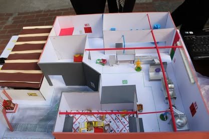 Expo Emprende 2014 y 2015: los proyectos de los estudiantes Maqueta blanca de un proyecto sobre una mesa